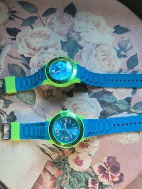 Unisex Michaels Blue and Neon Green Silicone Water Resistant Deep Diver Watches